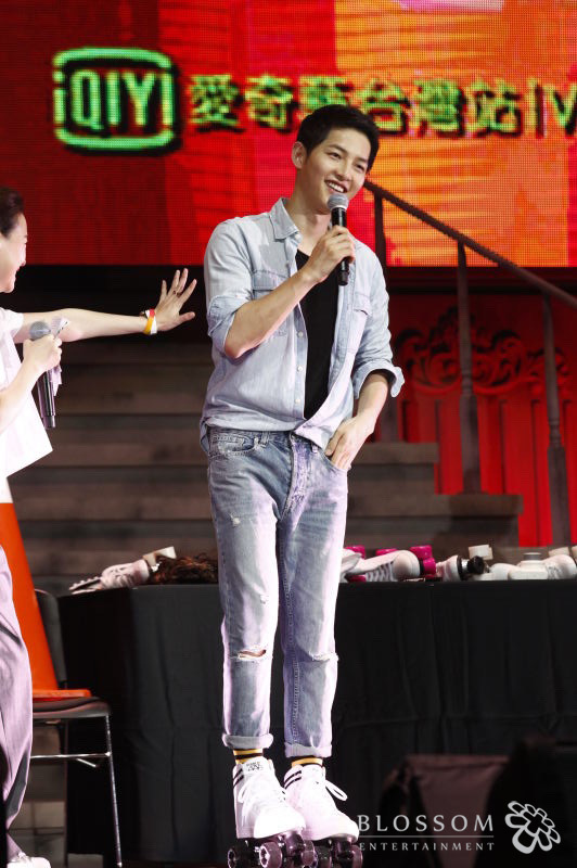 宋仲基臺(tái)灣粉絲見面會(huì)現(xiàn)場(chǎng)照 中文演唱《小幸運(yùn)》【組圖】