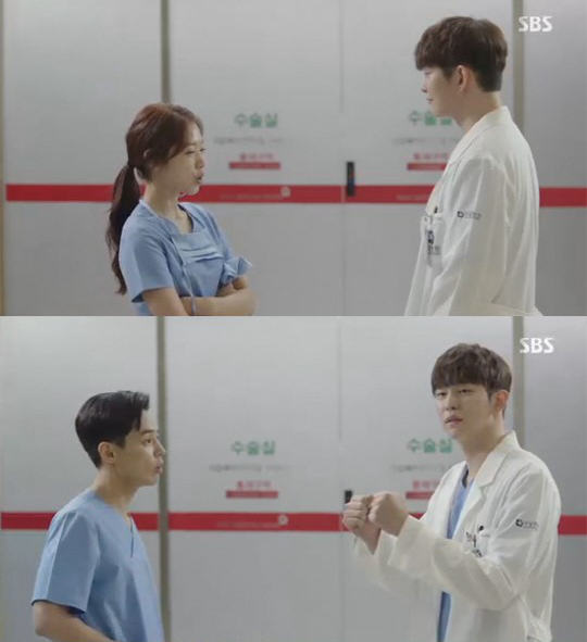 《Doctors》第5集收視率創(chuàng)新高 金來(lái)沅突然表白樸信惠【組圖】