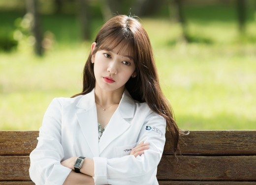 《Doctors》樸信惠PK李圣經(jīng) 女一女二誰(shuí)更美【組圖】