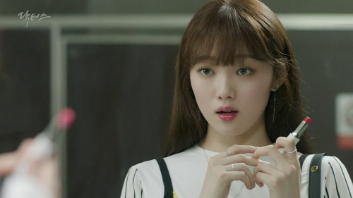 《Doctors》樸信惠PK李圣經(jīng) 女一女二誰更美【組圖】