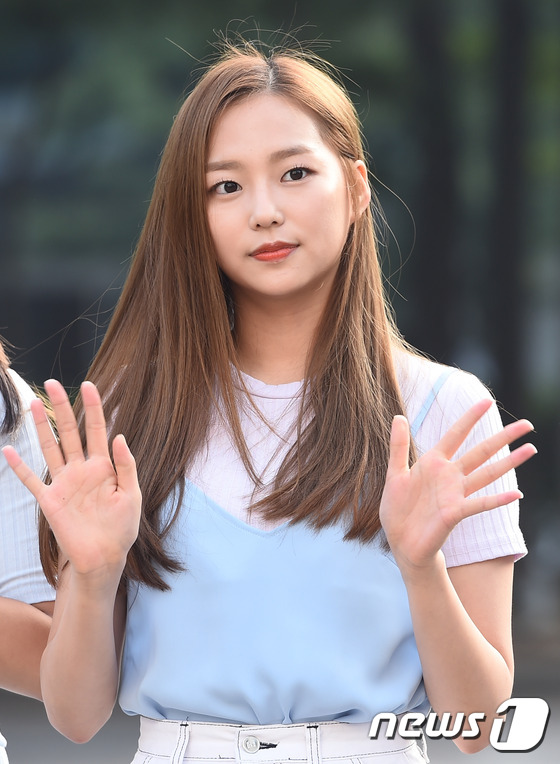 韓國(guó)女團(tuán)“上班路”爭(zhēng)奇斗艷 SM新男團(tuán)NCT 127首現(xiàn)身【組圖】