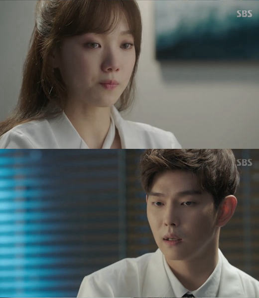 《Doctors》第7集收視率小幅下滑 金來(lái)沅變撩妹高手表白樸信惠【組圖】