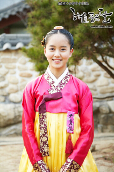 樸信惠秀智金裕貞金所炫李圣經(jīng) 韓國(guó)90后零整容女星霸屏 【組圖】