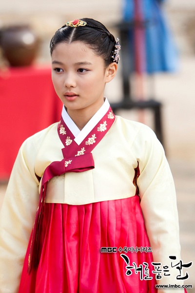 樸信惠秀智金裕貞金所炫李圣經(jīng) 韓國90后零整容女星霸屏 【組圖】
