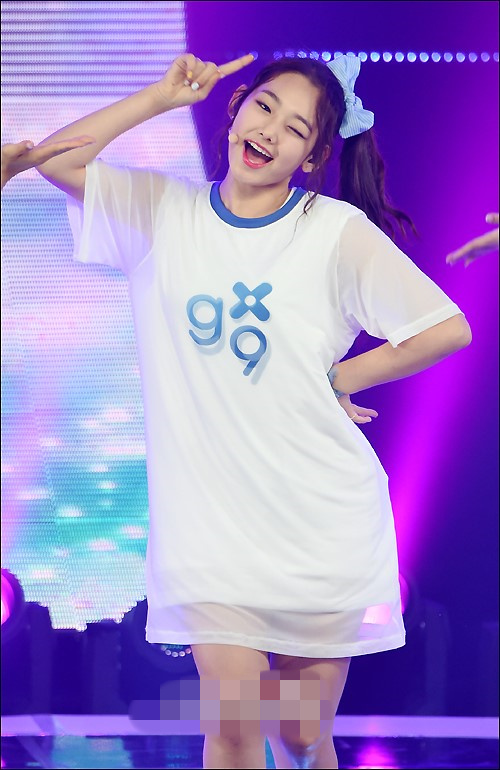 GFRIEND奪音樂(lè)節(jié)目冠軍激動(dòng)落淚 Wonder Girls性感熱舞【組圖】