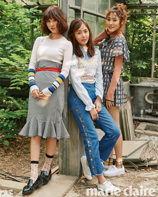 韓國女團(tuán)Gfriend寫真大片公開 金藝源獨特發(fā)型看不懂【組圖】