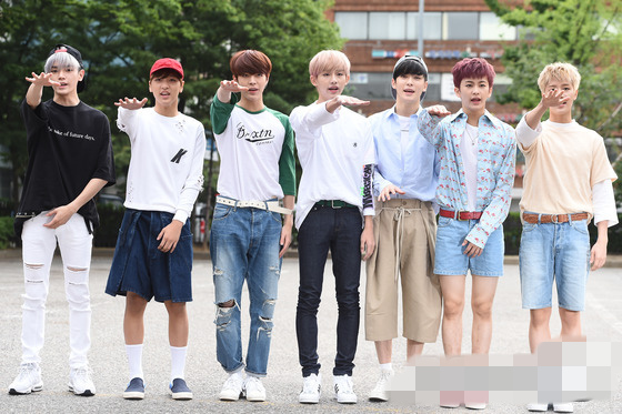 Gfriend、NCT12、Wonder Girls亮相“上班路” 偶像團(tuán)體齊回歸【組圖】
