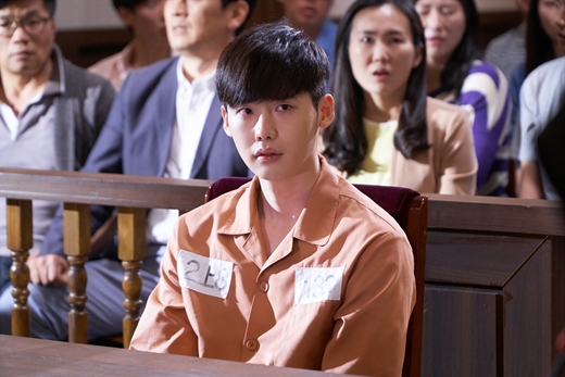 《W-兩個世界》海量劇照搶先看 李鐘碩自曝與韓孝珠吻戲比想象中多【組圖】