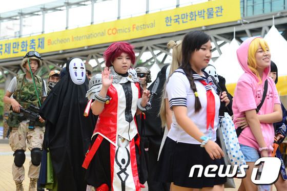 第十九屆韓國富川國際動漫節(jié)盛大開幕 cosplay秀精彩絕倫【組圖】