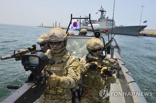 韓國(guó)清海部隊(duì)官兵進(jìn)行反海盜訓(xùn)練