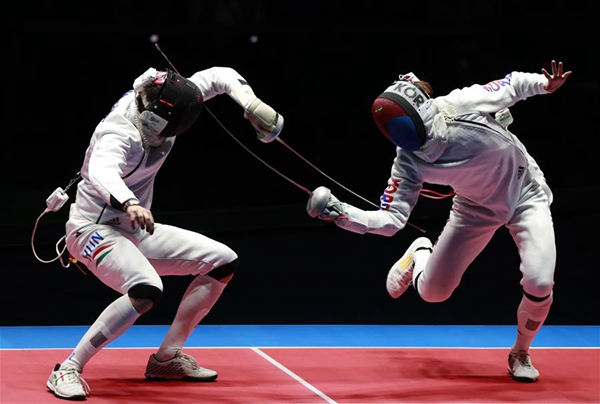 8月9日，韓國選手樸尚永（右）與匈牙利選手伊姆雷在比賽中