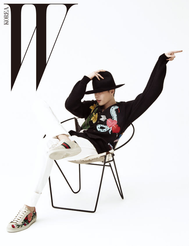 《W-兩個(gè)世界》李鐘碩拍時(shí)尚大片 慵懶隨性彰顯獨(dú)特魅力【組圖】