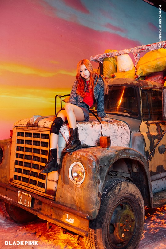 Bigbang師妹團(tuán)BLACKPINK新曲花絮照公開 嘻哈風(fēng)吸睛【組圖】
