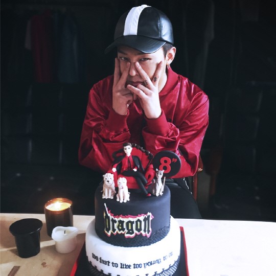 Bigbang權(quán)志龍29歲生日曬照 太陽T.O.P送上暖心祝?！窘M圖】