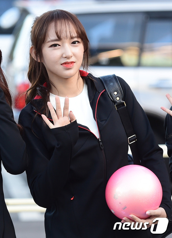 TWICE、GOT7、EXID等韓國組合齊現(xiàn)身 錄制《偶像明星運動會》中秋特輯【組圖】