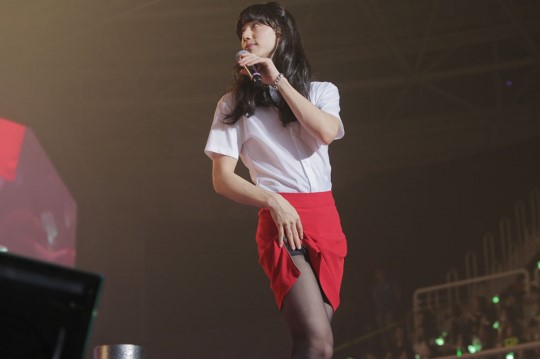權(quán)志龍王嘉爾劉在石張藝興胡歌 男星穿女裝美翻天還是辣眼睛？【組圖】