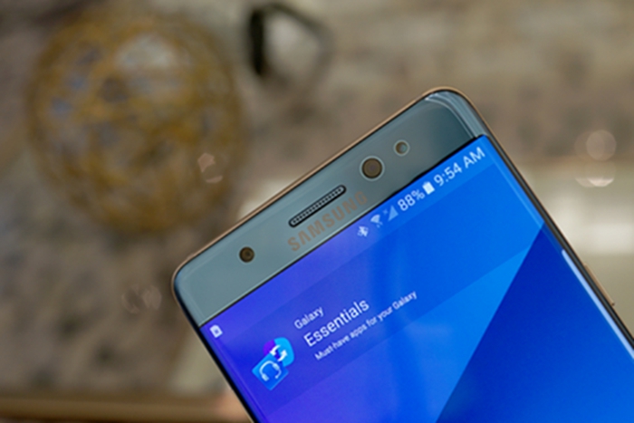 對比iphone7海軍藍(lán) 三星Galaxy Note7藍(lán)色版圖賞【組圖】