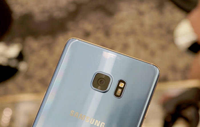 對(duì)比iphone7海軍藍(lán) 三星Galaxy Note7藍(lán)色版圖賞【組圖】