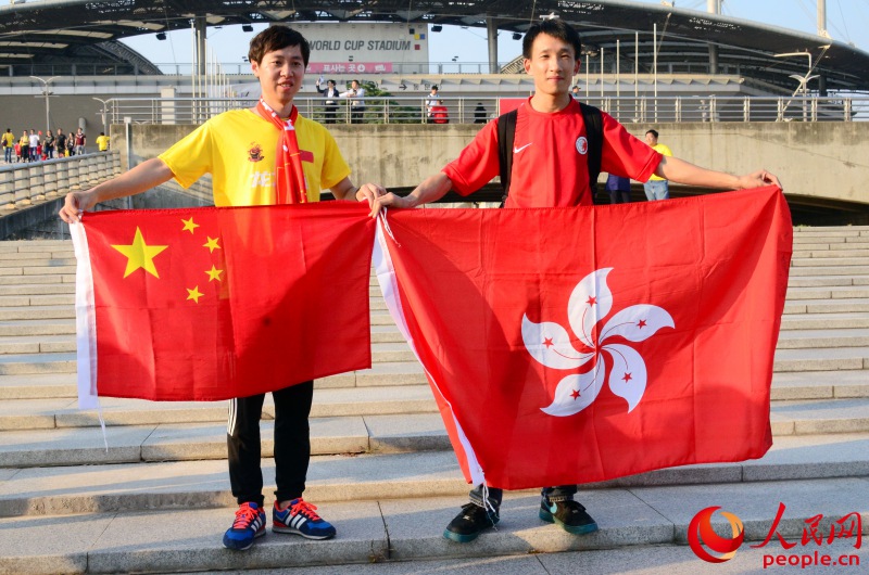 世預(yù)賽12強賽首場即將開戰(zhàn) 國足球迷集結(jié)首爾【組圖】