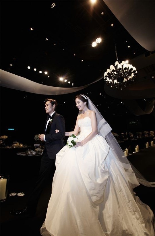 舒淇馮德倫結(jié)婚捷克拍婚紗照 全智賢等韓星婚紗照也超美【組圖】