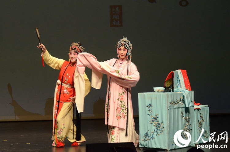 紀(jì)念湯顯祖逝世400周年 昆劇《牡丹亭》“驚夢”首爾【組圖】