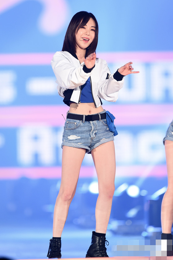 韓國女團(tuán)AOA、SPICA性感熱舞 NCT127、BTOB同臺拼人氣【組圖】