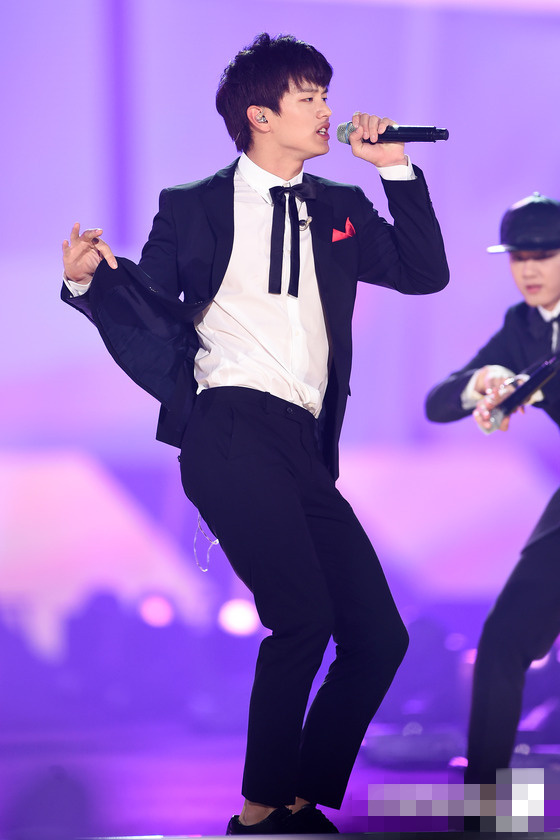 韓國女團AOA、SPICA性感熱舞 NCT127、BTOB同臺拼人氣【組圖】
