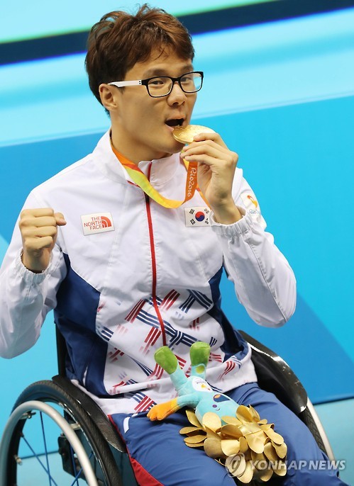 【里約殘奧會(huì)】韓國(guó)選手趙基成奪得男子100米自由泳金牌