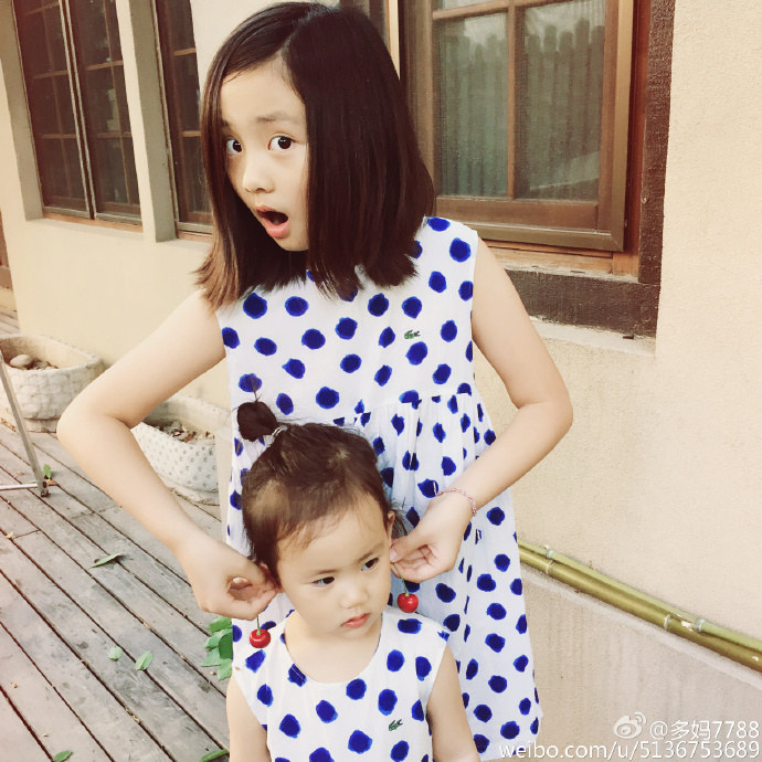 奶茶妹妹抱女出鏡 李英愛(ài)金喜善等中韓明星女兒顏值出眾【組圖】