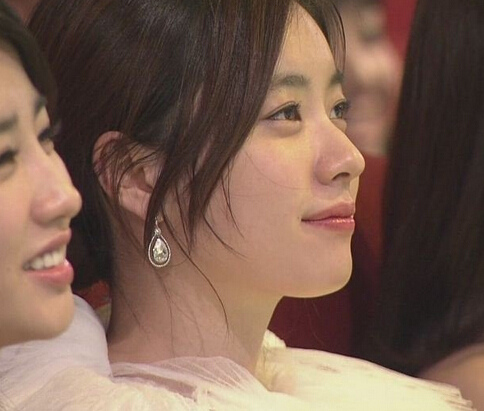 少女時(shí)代允兒宋慧喬古力娜扎楊冪 中韓女星誰才是側(cè)顏女神【組圖】