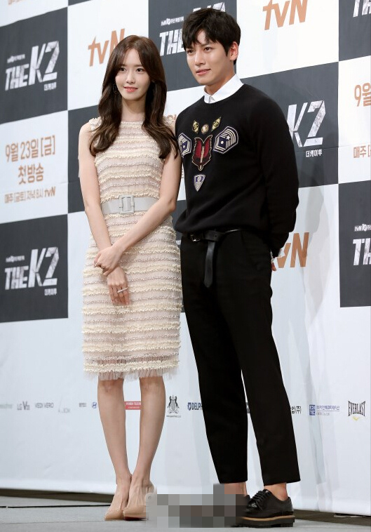 超養(yǎng)眼！《THE K2》開播發(fā)布會 池昌旭允兒攜手現(xiàn)身顏值逆天 【組圖】