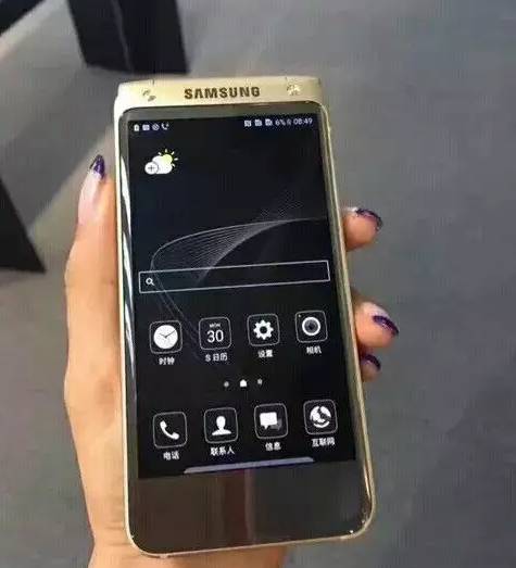 能買四部iPhone7！三星翻蓋土豪機W2017真機曝光（組圖）