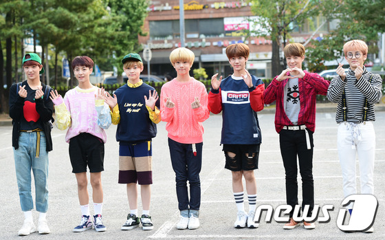 2PM、NCT DREAM、INFINITE現(xiàn)身“上班路”玉澤演睡眼惺忪鐘辰樂可愛呆萌【組圖】