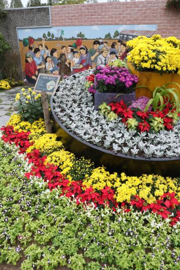 “高陽(yáng)秋季鮮花慶典”開(kāi)幕 百余種鮮花爭(zhēng)奇斗艷（組圖）