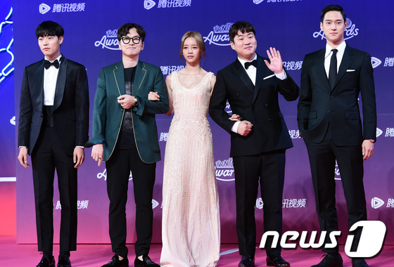 “tvN十周年頒獎典禮”紅毯照匯總 《請回答》《又是吳海英》主演再聚首【組圖】