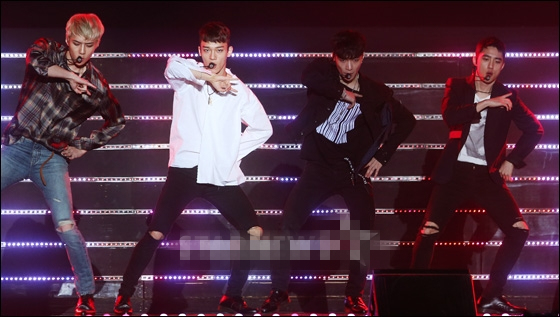 EXO、NCT齊亮相“亞洲音樂節(jié)” 張藝興《what U need》舞臺(tái)首次公開【組圖】