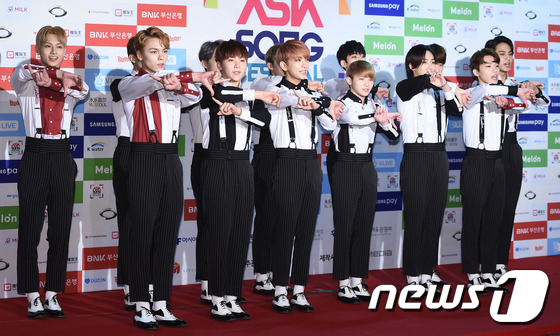 EXO、NCT齊亮相“亞洲音樂節(jié)” 張藝興《what U need》舞臺首次公開【組圖】