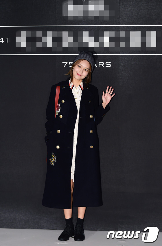 SHINee珉豪黑衣酷帥有型 少女時(shí)代秀英戴毛線帽時(shí)尚又可愛【組圖】