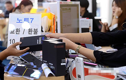 三星為韓國(guó)用戶(hù)退換Note7 Galaxy S7成“最火”替代機(jī)型【組圖】 