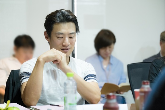 《藍色大海的傳說》李敏鎬全智賢劇本練習照 11月16日首播【組圖】