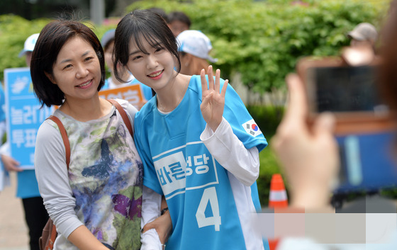 54ЕGW_չxݻԫScxHкӰ