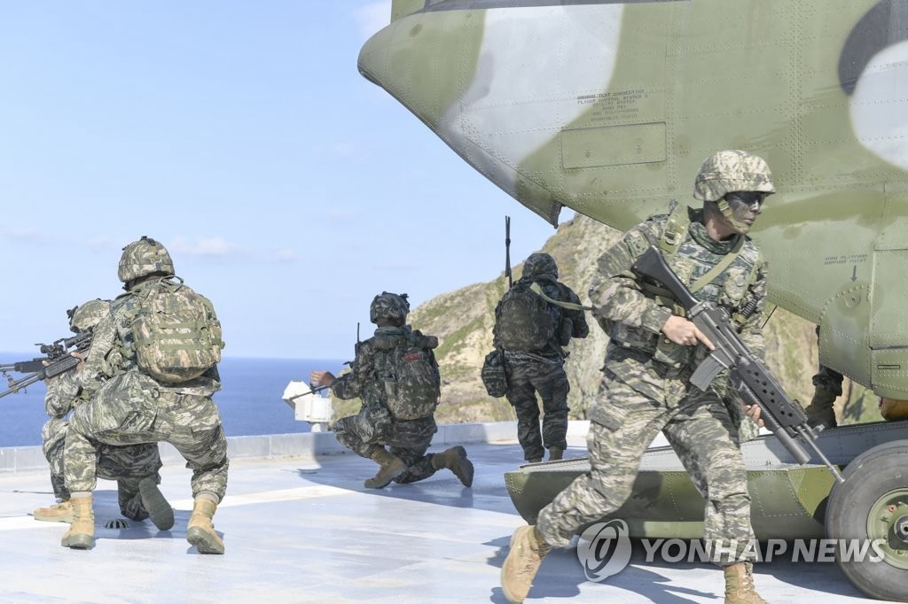 D825գ܊ѸٙC(j)Ӳ꠆T܊Chinook(CH-47)ֱC(j)ϽM(jn)Ӗ(xn)
