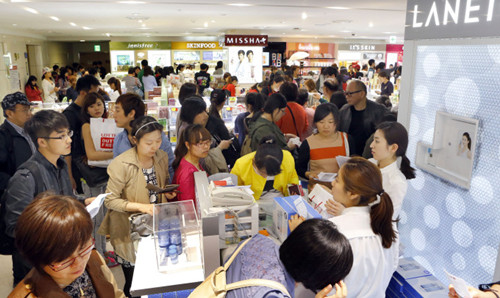 韓媒稱訪韓中國游客冷落歐美奢侈品鐘情韓國貨