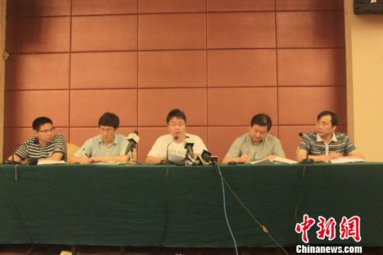 浙江江山將就韓亞空難制定整體索賠方案圖為7月14日晚，江山市政府召開媒體見面會(huì)。（邵思翊 攝）