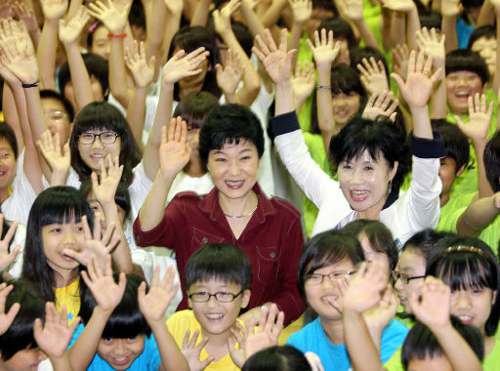 韓國明年起部分高中推行義務教育 2017年全國推廣圖片來源：韓國《亞洲經(jīng)濟》